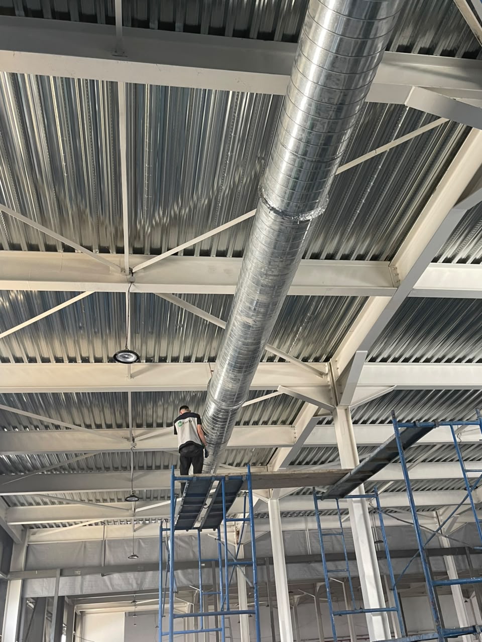 Gaine spiralee et diffuseur de ventilation