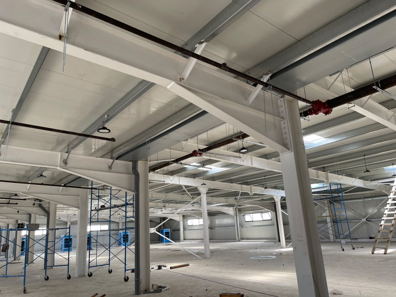 Réseau sprinkler sur structure métallique